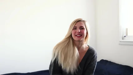 ChloÃ©, 29 Years Old, From HyÃ¨res! - Video Porno Gratuite HD | Skiny Miss