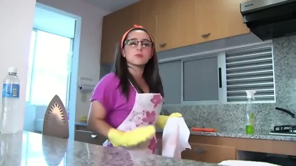 Francis  Limpiadora - Vidéo premium HD - Teen | Skiny Miss