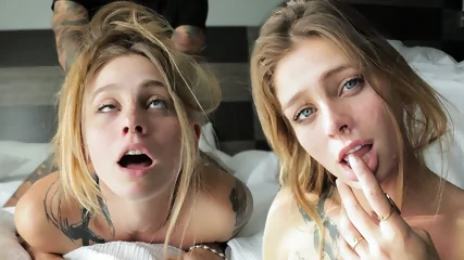 HER CLIMAX IS AMAZING - Crazy Blonde Has Eye Rolling Orgasms - Vidéo premium HD - Amateur | Skiny Miss
