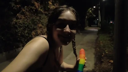 C'est la nuit mais Louise ne pense qu'a se masturber n'importe ou - Videos Film Porno Sodomie Gratuite Gratuites HD | Skiny Miss