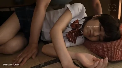 Defenseless Girl - Vidéo premium HD - Asian | Skiny Miss