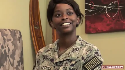 Soldier Gets Dick - Vidéo premium HD - Ebony | Skiny Miss