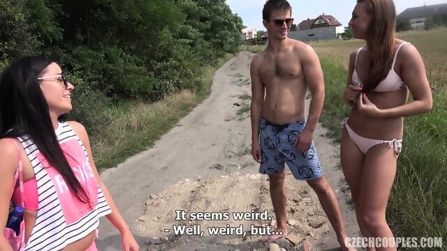 Czech Couple Public swing - Videos Ejaculation Amateur Gratuites HD | Jeux de Rue