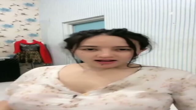 BERLIAN OCHI basah-basahan di kamar mandi. Full - Videos Film X Petite Gratuit Gratuites HD | Jeux de Rue