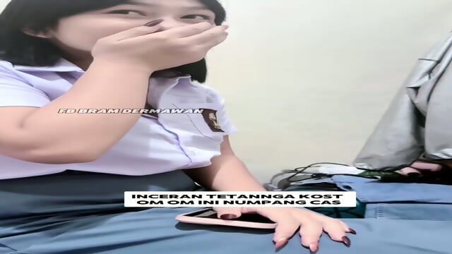 3 kali crot di memek cewek sma full di https://linktr.ee/bookingpsk - Plan a Trois - Threesome en HD | Jeux de Rue